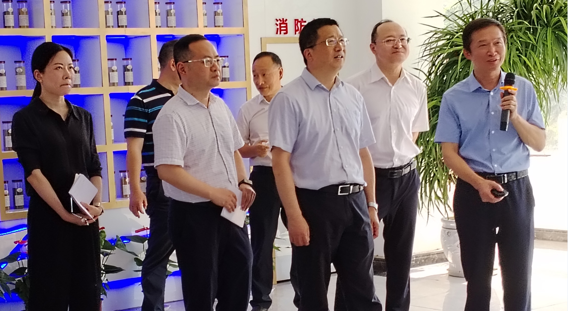 四川證監(jiān)局黨委書(shū)記、局長(zhǎng)唐理斌一行來(lái)公司調(diào)研
